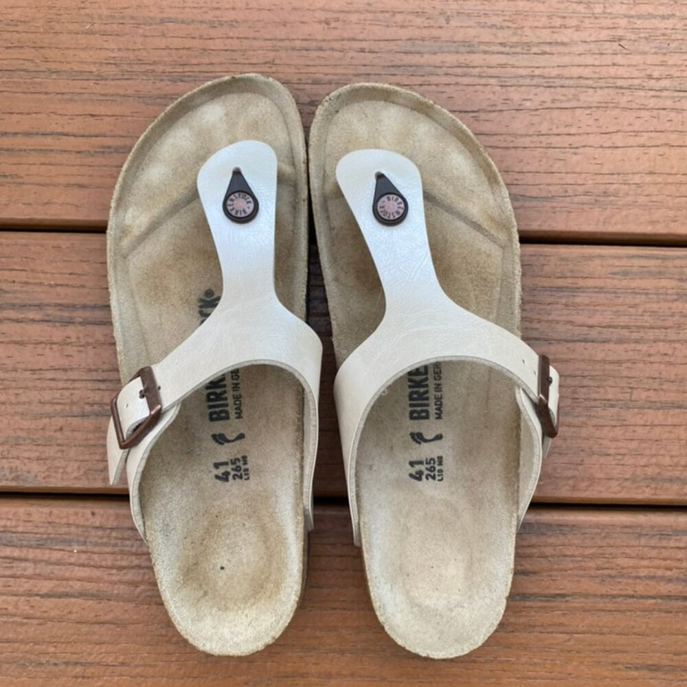 NWOT Birkenstock Gizeh sandal pearl white